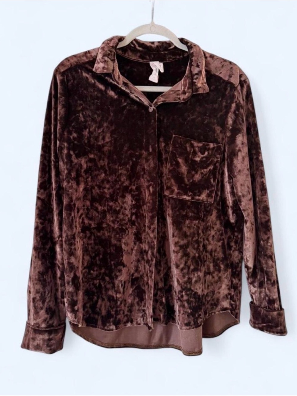 Anthropologie Amadi Crushed Velvet Button-Up Top in Deep  Mauve
